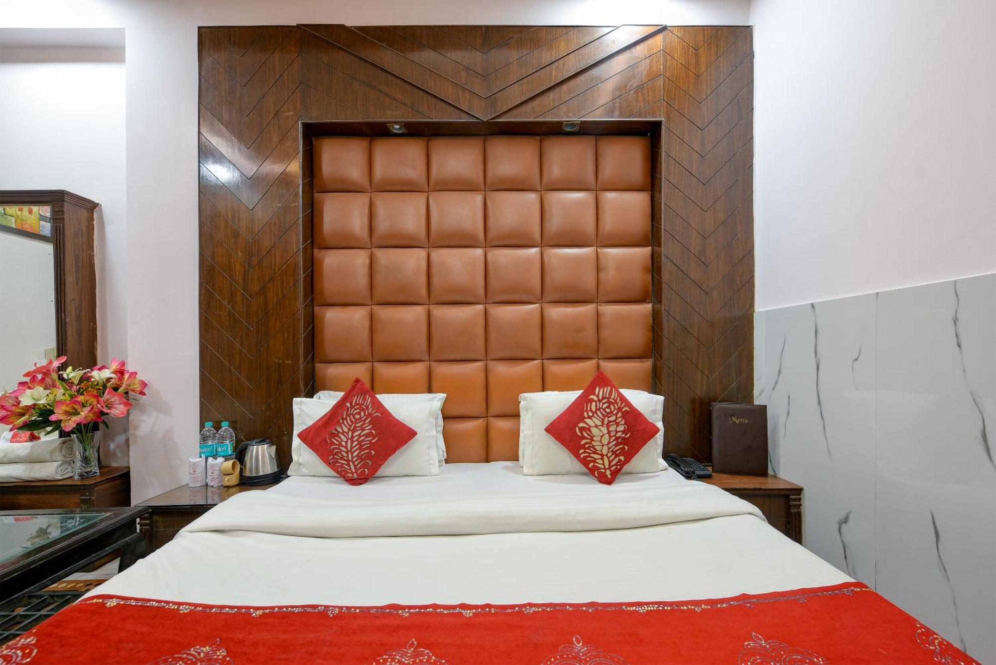 Hotel Shiva Intercontinental - New Delhi Railway Station - Paharganj Eksteriør billede